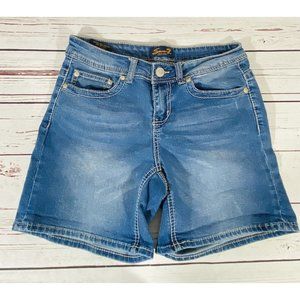 Seven7 Jean Shorts Womens Size 6 Denim Some Stretch 5.5” Inseam Embroidered